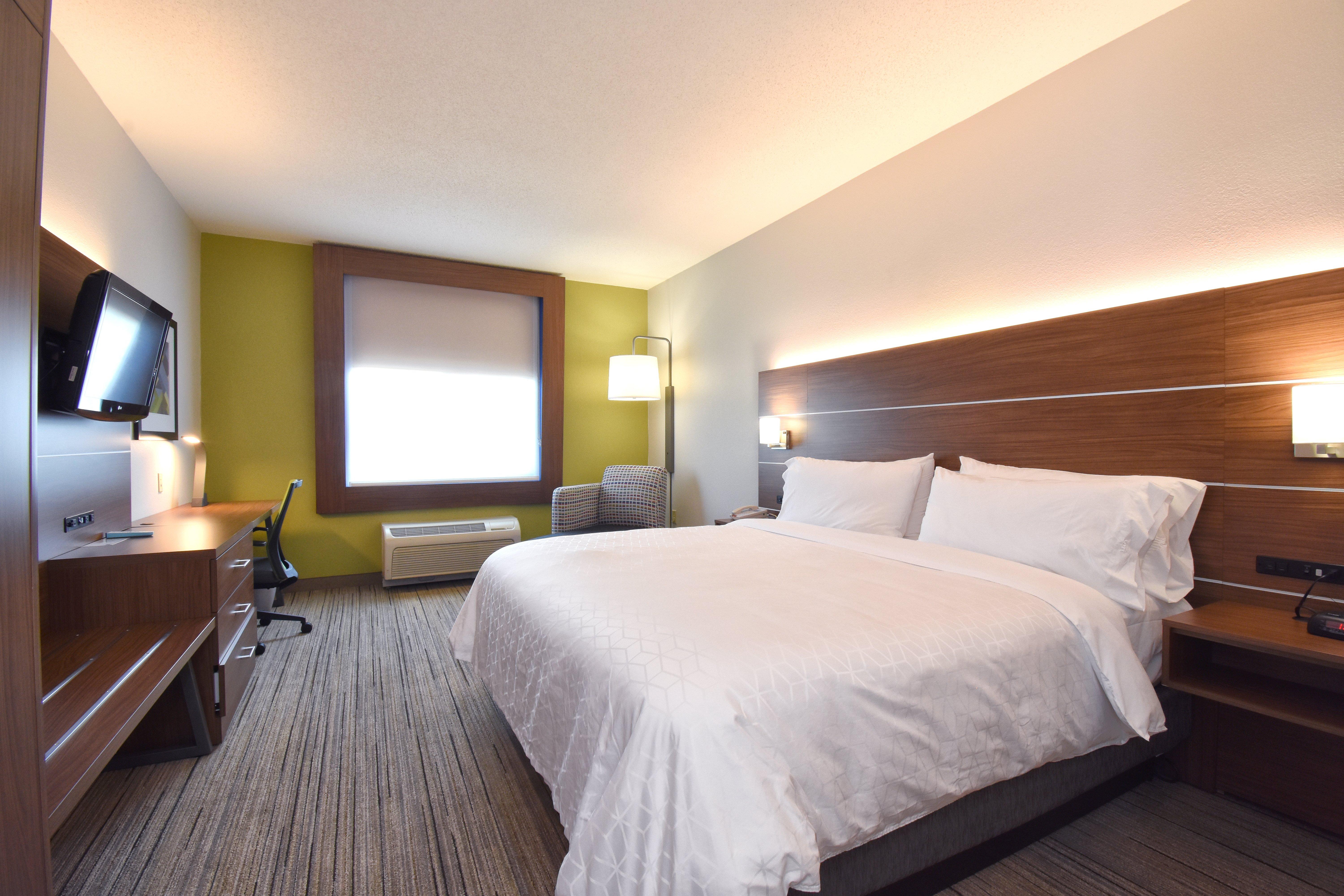 Express & Southern Pines-pinehurst Area By Ihg 3*