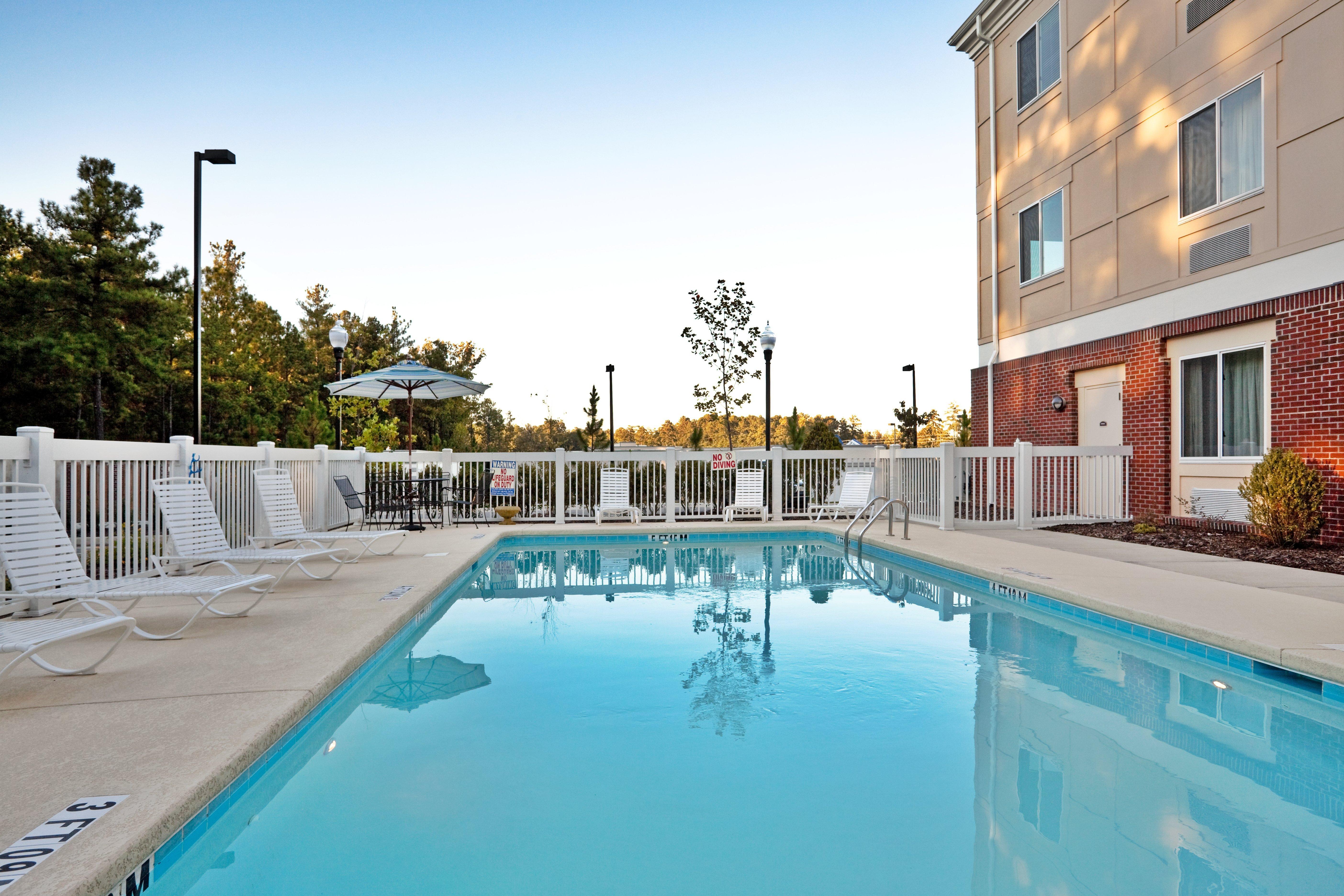 Express & Southern Pines-pinehurst Area By Ihg Hotel