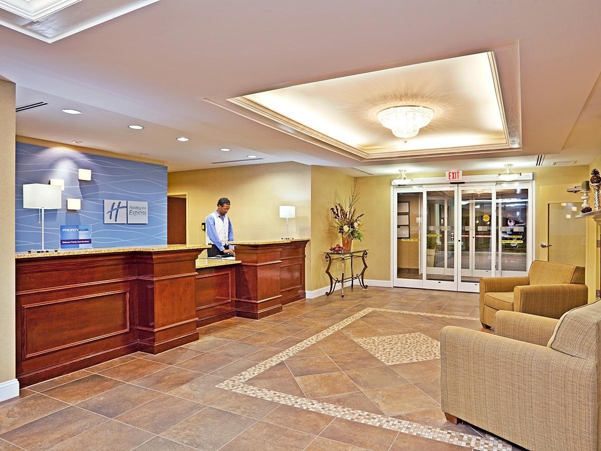 Express & Southern Pines-pinehurst Area By Ihg 3* Southern Pines