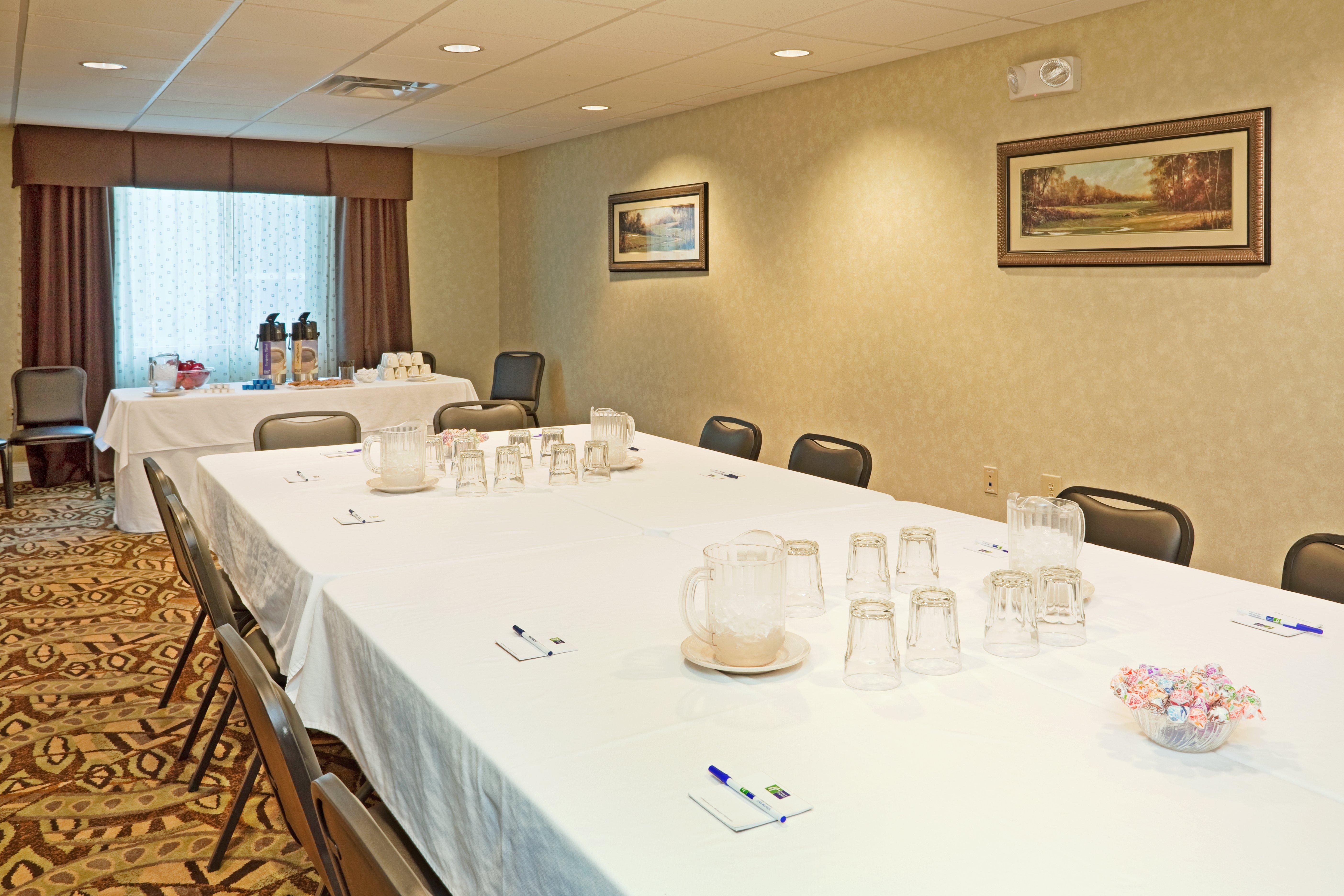 Express & Southern Pines-pinehurst Area By Ihg Hotel 3*