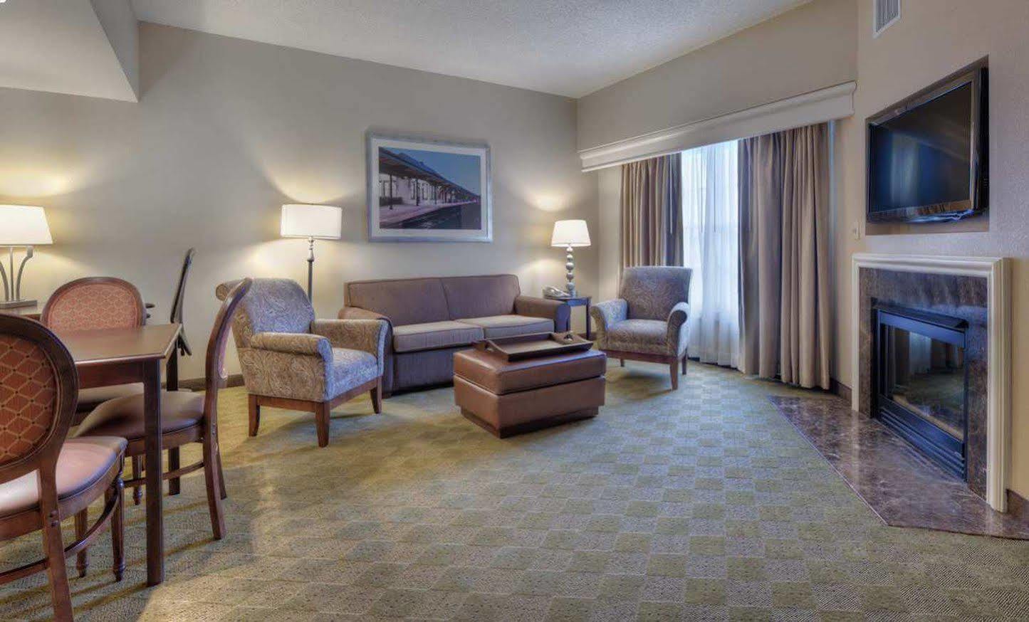 Express & Southern Pines-pinehurst Area By Ihg