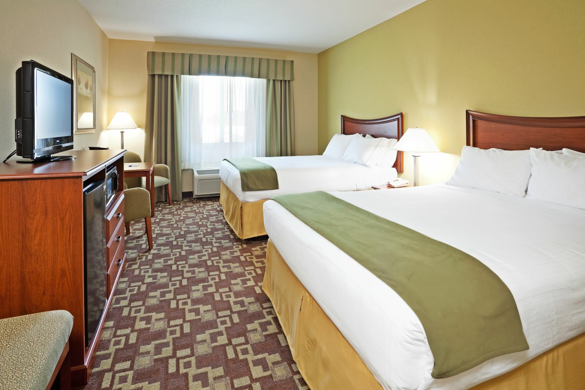 Express & Southern Pines-pinehurst Area By Ihg 3*