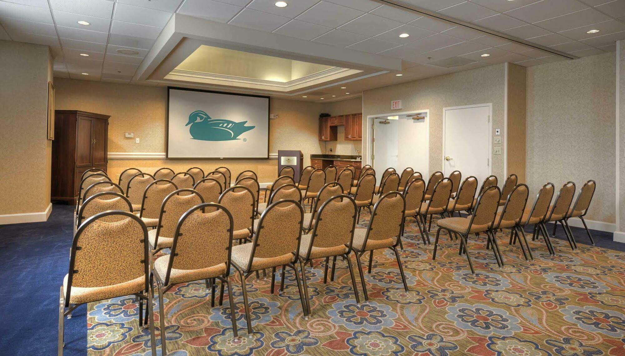 Express & Southern Pines-pinehurst Area By Ihg Hotel